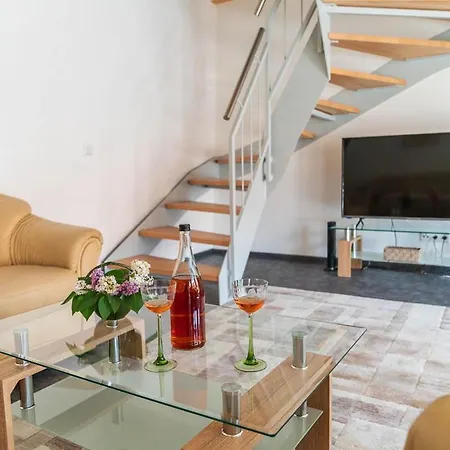 Apartment Teichblick Und Turmblick, Mit Kultur In Grosszschepa, Naehe Leipzig *